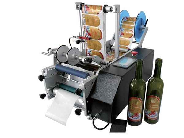 2 DF-T-200型半自動圓瓶貼標(biāo)機.jpg